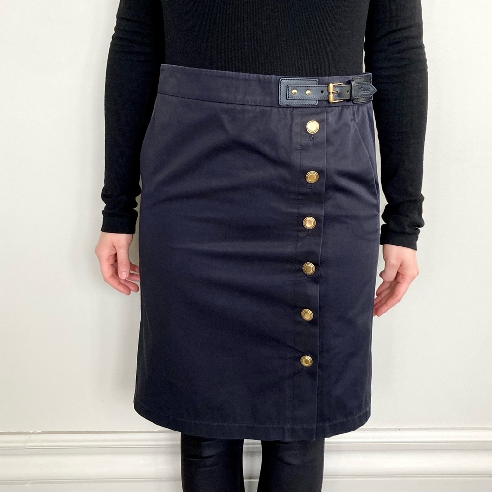 Authentic Gucci button-front pencil skirt. 🖤